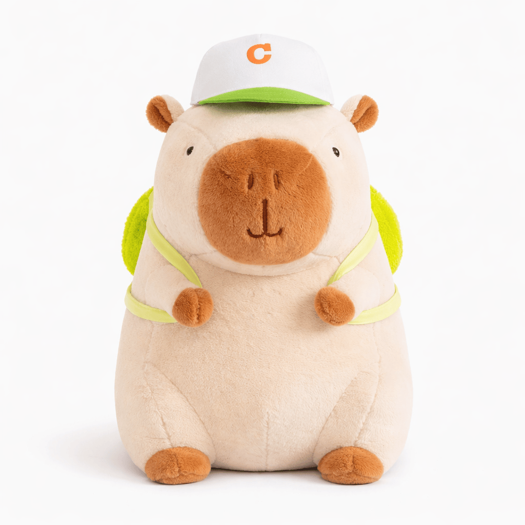kuscheltierland Beige / 23cm Süßes Capybara Kuscheltier mit Rucksack und Kappe