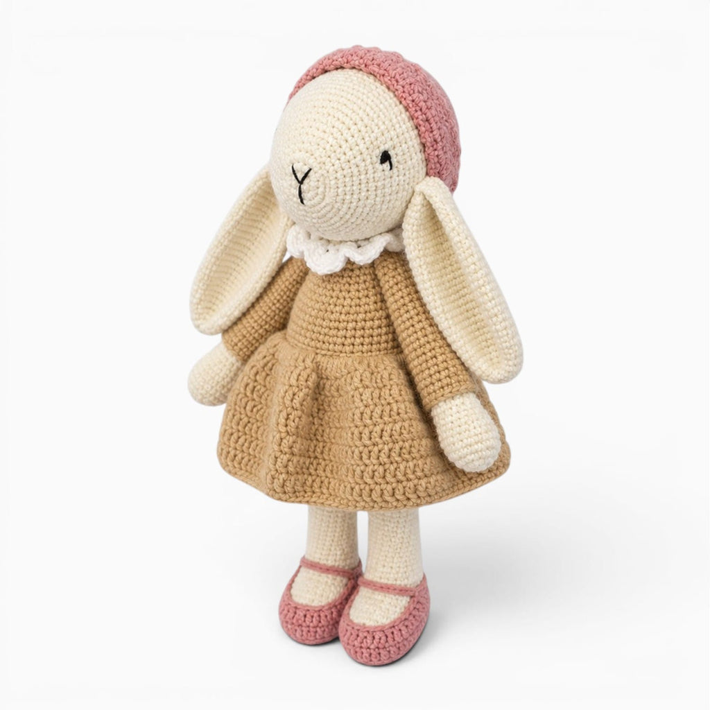 kuscheltierland Beige / 26cm Gehäkeltes Hasen Kuscheltier im beigen Kleid