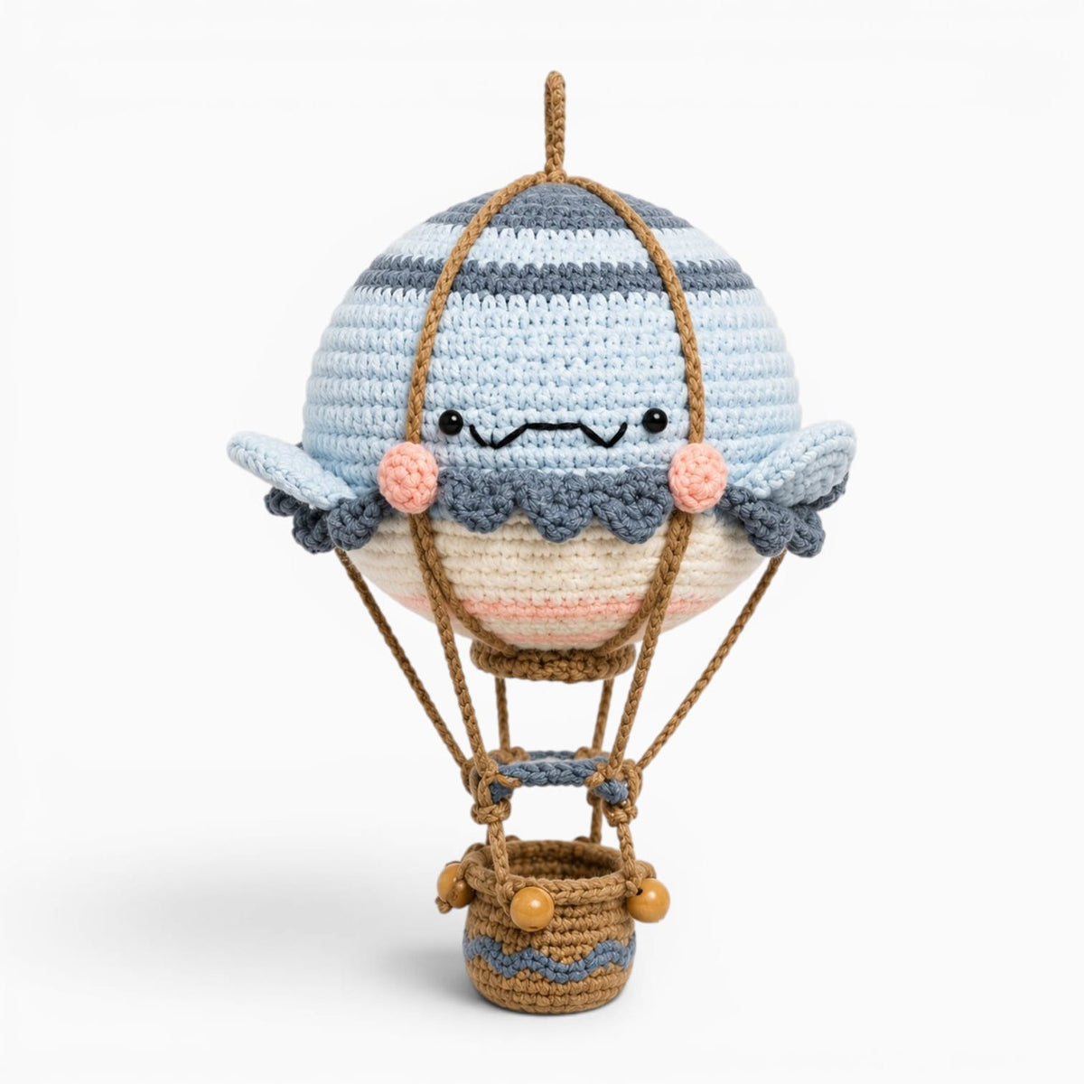 kuscheltierland Blau Gehäkelter Heißluftballon mit Wal Kuscheltier