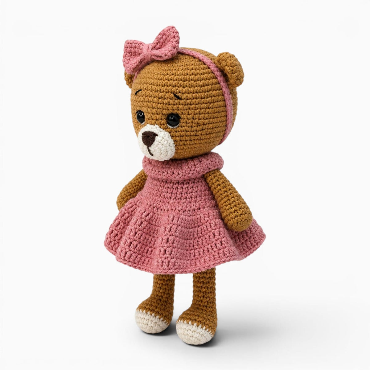 kuscheltierland Braun / 17cm Gehäkeltes Bären Kuscheltier im rosa Kleid