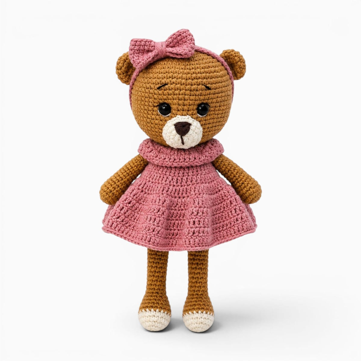 kuscheltierland Braun / 17cm Gehäkeltes Bären Kuscheltier im rosa Kleid