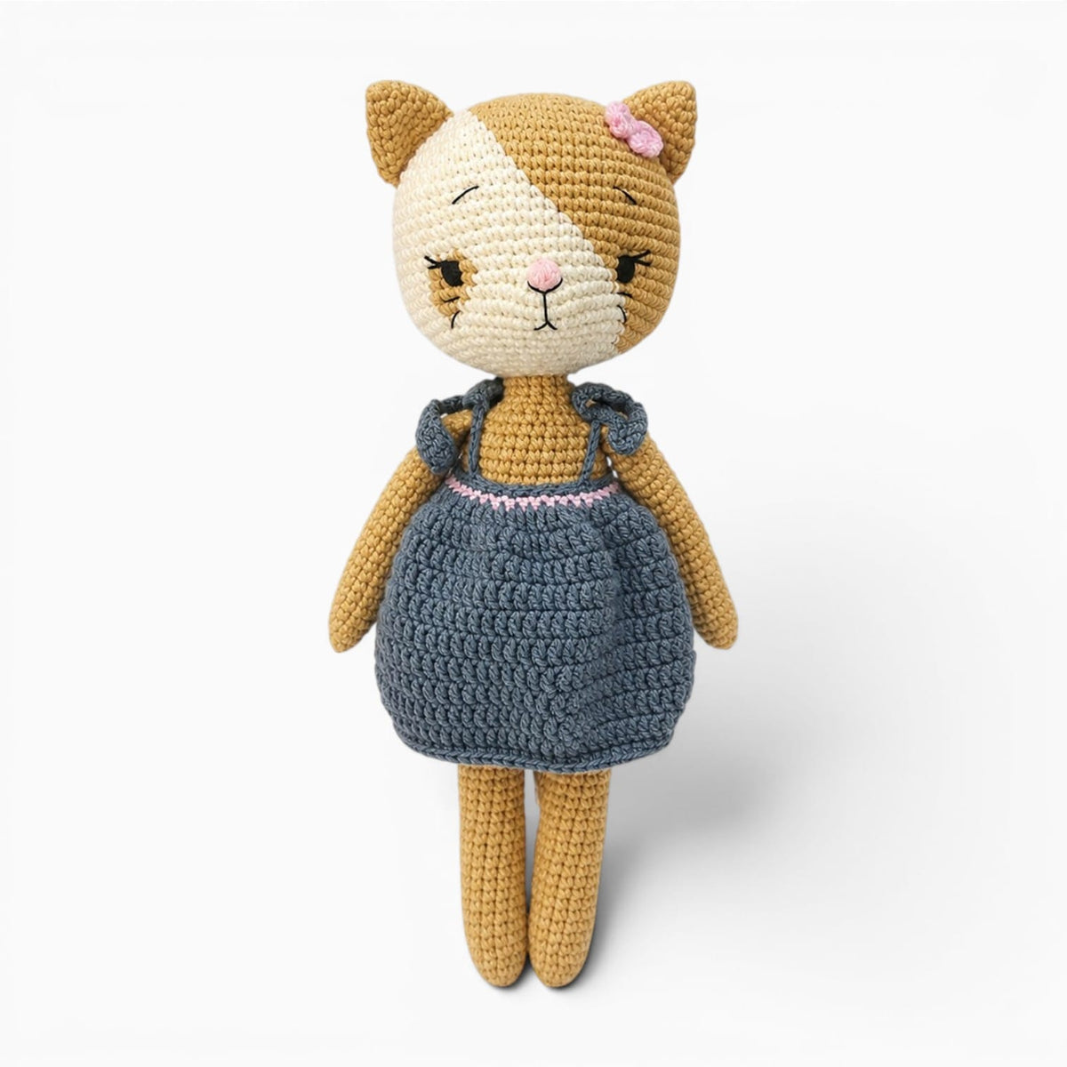kuscheltierland Braun / 23cm Gehäkeltes Katzen Kuscheltier mit Kleid