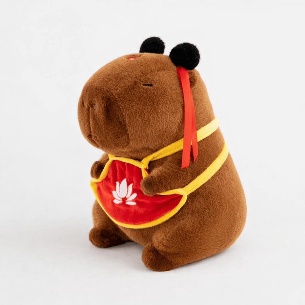 kuscheltierland Braun / 50cm Capybara Kuscheltier mit traditionellem Nezha Kostüm