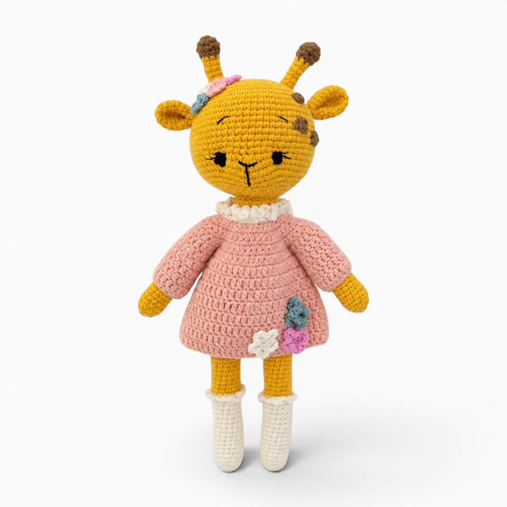 kuscheltierland Gelb / 26cm Gehäkeltes Giraffen Kuscheltier im rosa Kleid