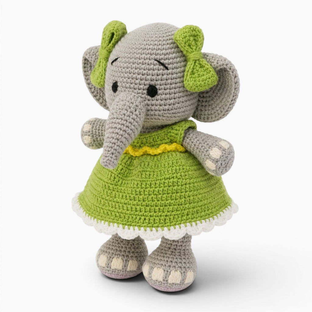 kuscheltierland Grün / 22cm Graues gehäkeltes Elefanten Kuscheltier im grünen Kleid