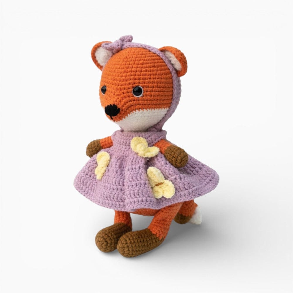 kuscheltierland Orange / 19 cm Gehäkelte Fuchspuppe im lila Kleid