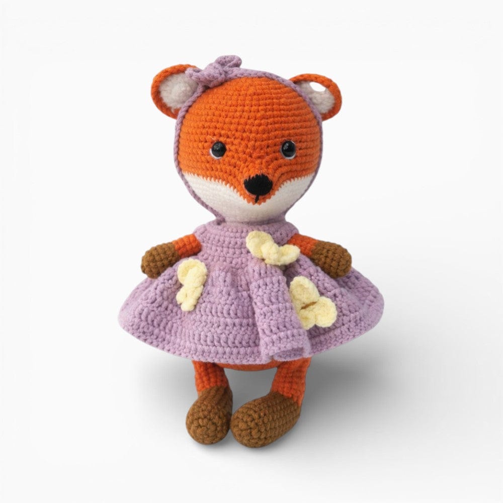 kuscheltierland Orange / 19 cm Gehäkelte Fuchspuppe im lila Kleid